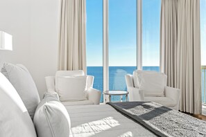 5 bedrooms, desk, iron/ironing board, travel crib - Luxury Penthouse at Silver Beach Towers! (Destin)
