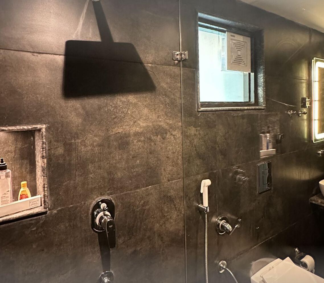 Deluxe Double Room, Mountain View | Bathroom | Hair dryer, slippers, towels, soap