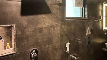 Deluxe Double Room, Mountain View | Bathroom | Hair dryer, slippers, towels, soap