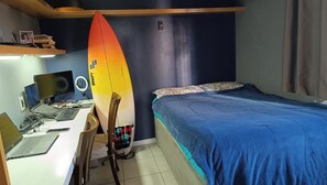 2 bedrooms, iron/ironing board, WiFi