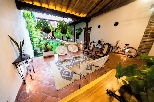 BOHEMIA HOTEL BOUTIQUE 