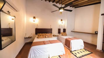 Basic Triple Room | Laptop workspace, free WiFi