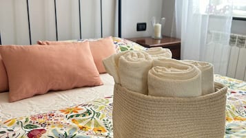 2 chambres, fer et planche Ă  repasser, Wi-Fi, draps fournis
