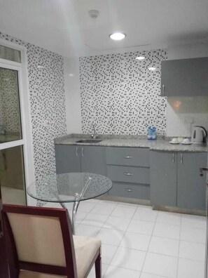 Family Twin Room, Mountain View | Private kitchen - Pioneer Hotel Apartments (Muscat)