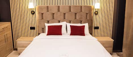 Deluxe Twin Room | In-room safe, soundproofing, free WiFi
