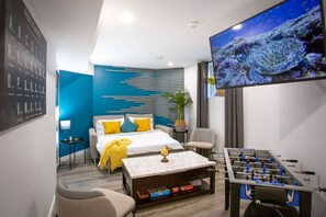 2 Schlafzimmer, Schreibtisch, Bügeleisen/Bügelbrett, Reisekinderbett