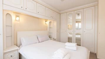 3 bedrooms, iron/ironing board, free WiFi, bed sheets