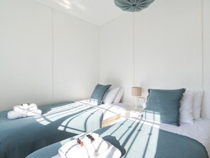 3 bedrooms, iron/ironing board, free WiFi, bed sheets - Villa with Free Heated Pool - Pass the Keys (Mijas)