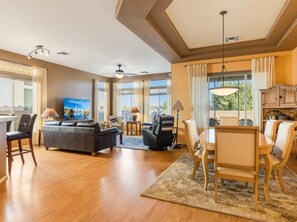 Smart TV, printers - A Winter Retreat...Green Valley (Green Valley)