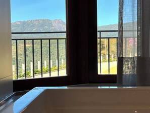 ผ้าปูที่นอนฝ้ายอียิปต์, เครื่องนอนระดับพรีเมียม, ตู้นิรภัยในห้องพัก