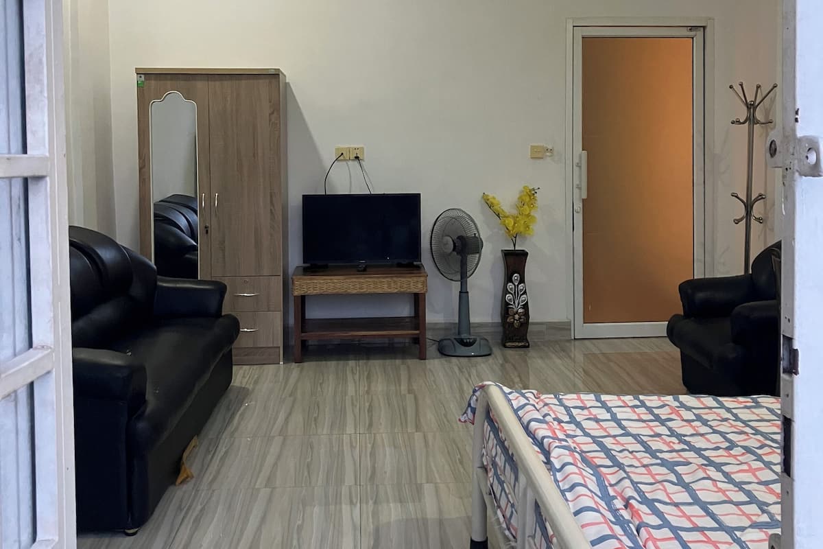 Basic Room, Balcony, City View | 1 bedroom, laptop workspace, free WiFi