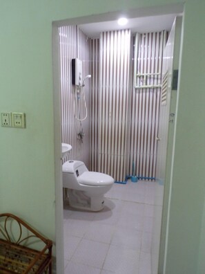Business Apartment, 1 Bedroom, Non Smoking | Bathroom - Cannarata (Phnom Penh)