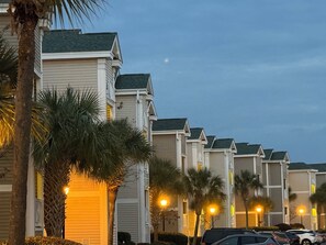 Estacionamiento en las instalaciones