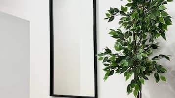 Apartamento, 2 habitaciones | 1 dormitorio, tabla de planchar con plancha, wifi gratis