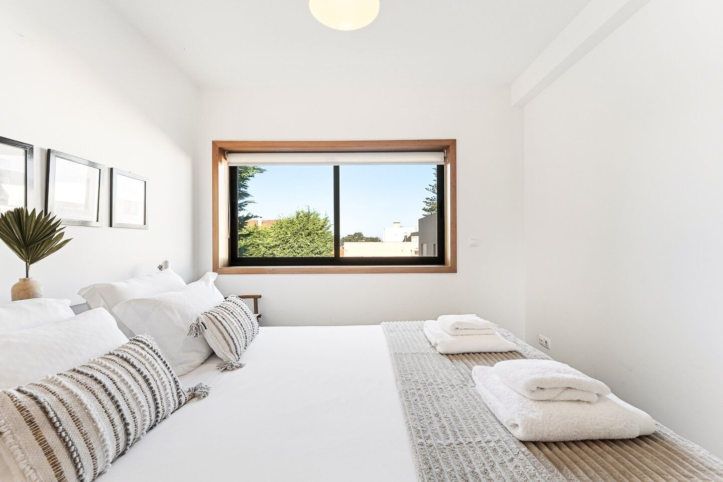 2 bedrooms, iron/ironing board, Internet, bed sheets