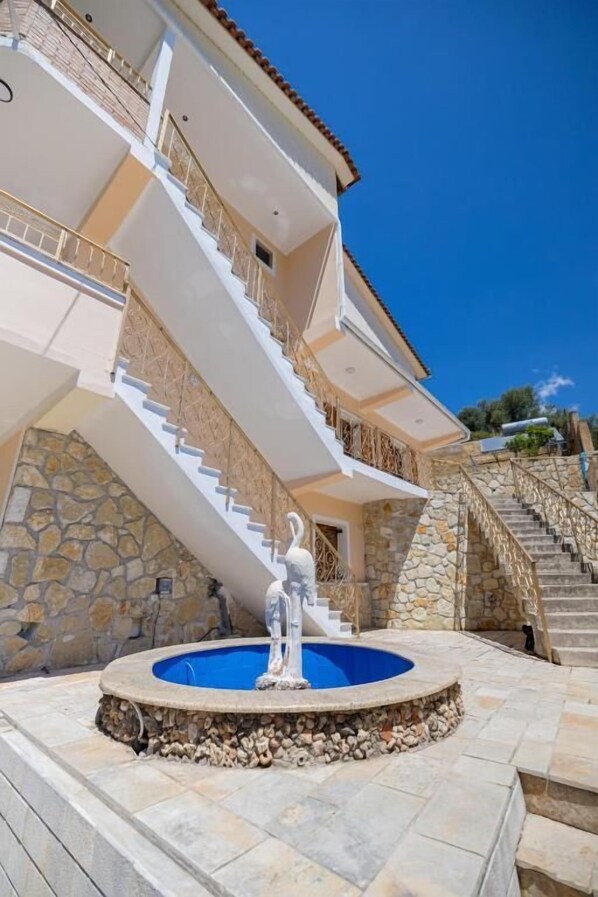 Front of property - Villa Yucca (Vlorë)