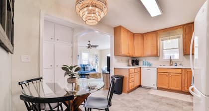 Coastal Comfort at The Salty Nest: Pet-Friendly with King Bed & Fast WiFi!