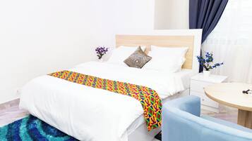 7 bedrooms, WiFi, bed sheets