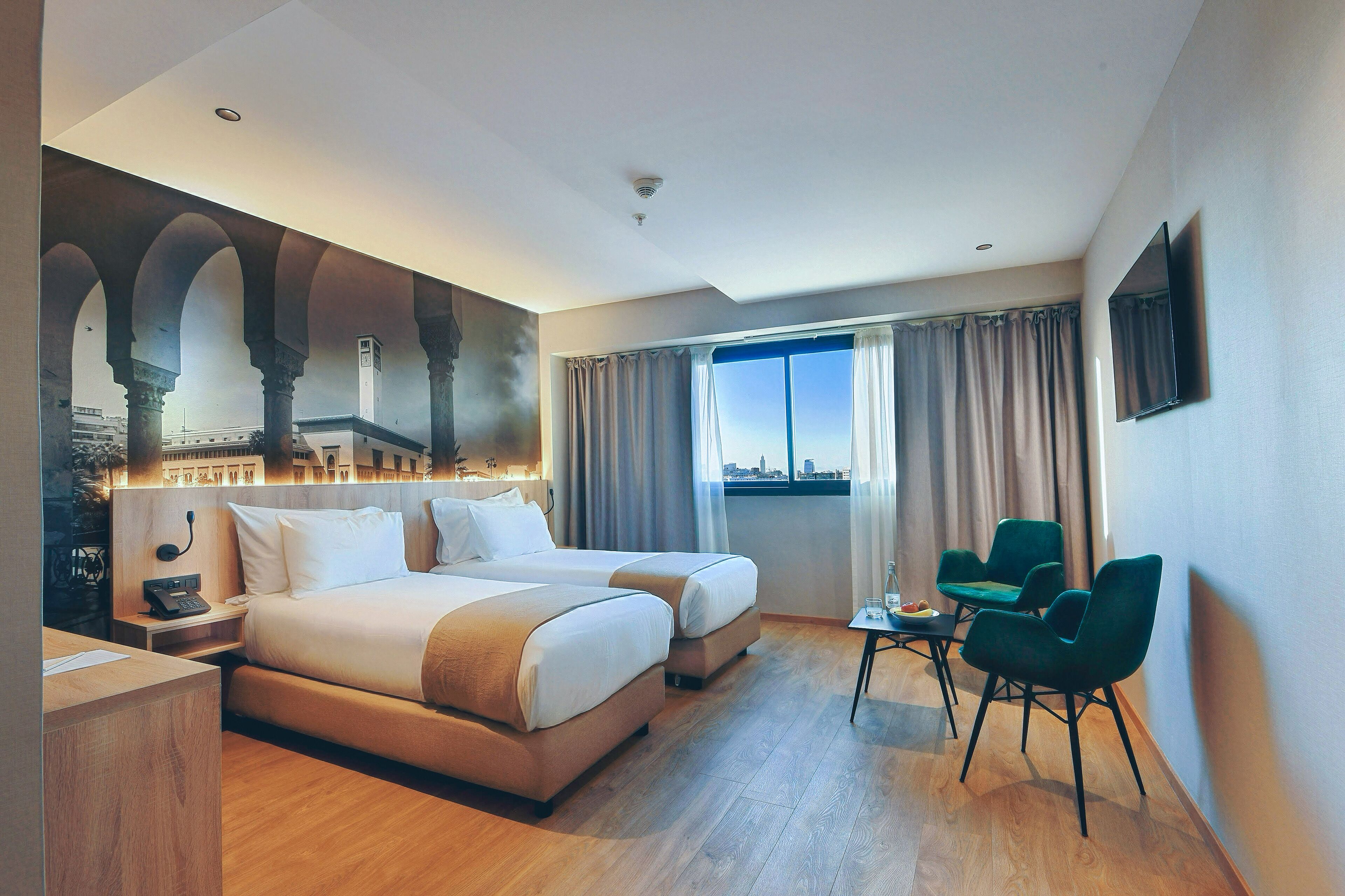 Premium-Doppelzimmer, 1 Schlafzimmer, Stadtblick | Hochwertige Bettwaren, Minibar, Zimmersafe, individuell dekoriert