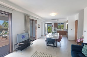 Villa, 3 Bedrooms, Private Pool, Garden View | Living room