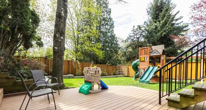 Charming Hideaway! Beautiful Yard & Private Office