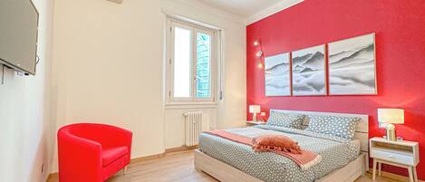 3 slaapkamers, een strijkplank/strijkijzer, gratis wifi, beddengoed