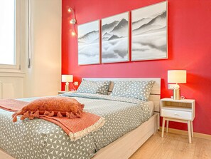 3 bedrooms, iron/ironing board, free WiFi, bed sheets