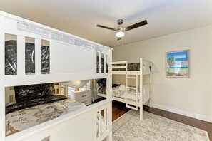 4 chambres, fer et planche à repasser, lit parapluie, Wi-Fi gratuit