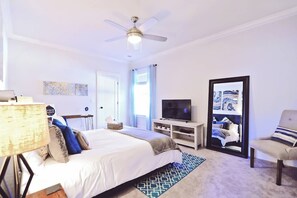 4 chambres, fer et planche à repasser, Wi-Fi, draps fournis