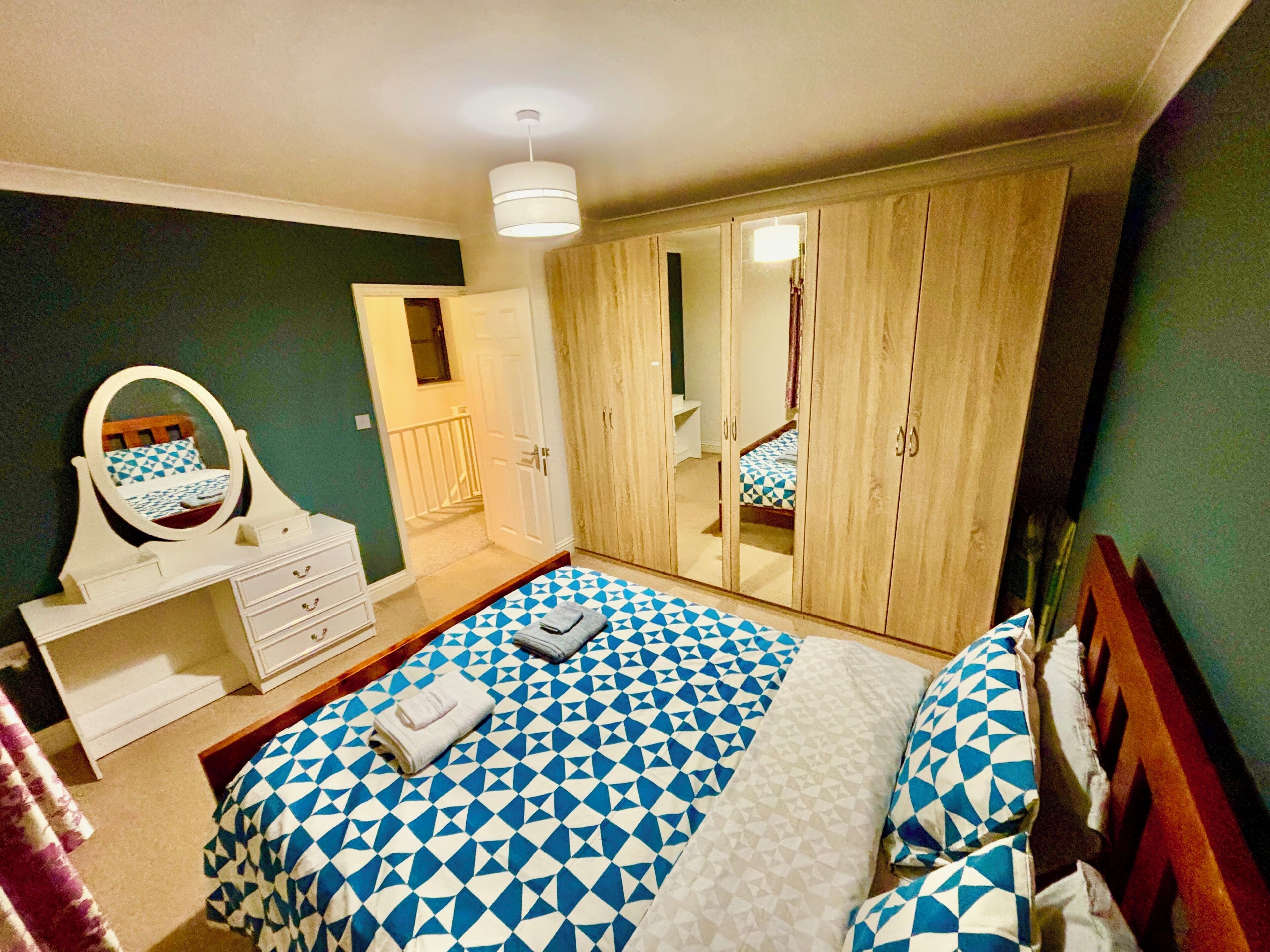 3 soverom, strykejern/-brett, wi-fi og sengetøy