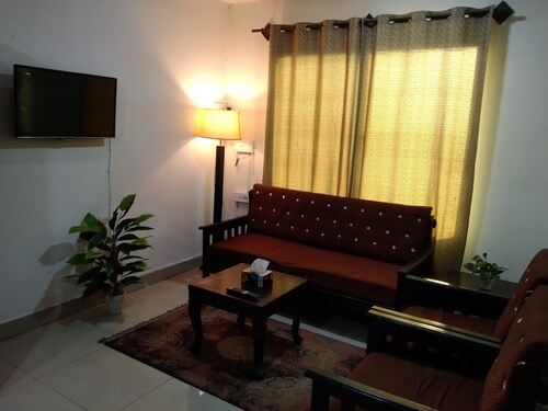 Luxurious 1 Bed Family Apartment with WiFi, Self Check-in Islamabad