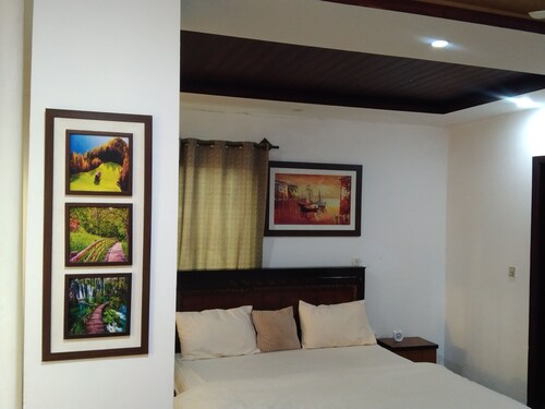 Luxurious 1 Bed Family Apartment with WiFi, Self Check-in Islamabad