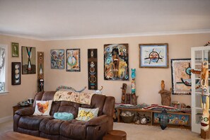 Smart TV, fireplace, music library - Art Home In the Mountains (Balquhidder)