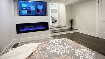3 bedrooms, iron/ironing board, travel crib, WiFi