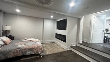 3 bedrooms, iron/ironing board, travel crib, WiFi