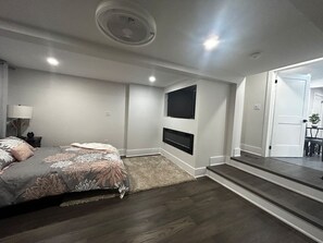 4 bedrooms, iron/ironing board, travel cot, WiFi