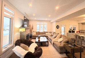 Televisión y chimenea 