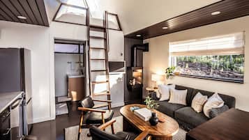 Smart-TV, Kamin, Bücher