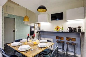 Dining - TheBlueStay 127 - Stunning Suite Near the Louvre (Paris)