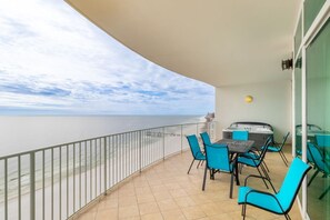 Outdoor dining - Turquoise Place 1807 D (Orange Beach)