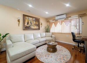 Smart-TV, Kamin, Drucker