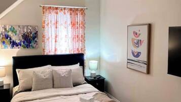 1 bedroom, desk, iron/ironing board, WiFi