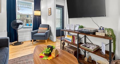 Cozy Downtown Retreat - 5 min walk to Church St - PET FRIENDLY