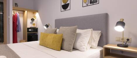 2 bedrooms, hypo-allergenic bedding, in-room safe, iron/ironing board