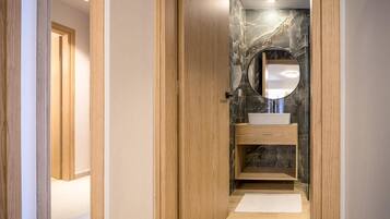 Kostenlose Toilettenartikel, Haartrockner, Handtücher, Seife