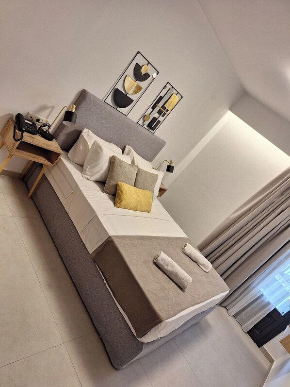 Allergitestet sengetøy, safe på rommet og strykejern/-brett