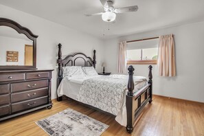 3 bedrooms, iron/ironing board, WiFi - Close to Fall Charming 3-bedroom House with AC and WiFi in amazing Niagara Falls (Niagara Falls)