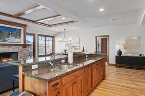 Interior - NEW! 305 - Three Bedroom Shooting Star (Park City)