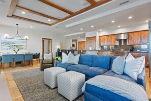 TV, fireplace - NEW! 305 - Three Bedroom Shooting Star (Park City)