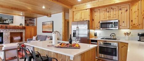 Kühlschrank, Mikrowelle, Ofen, Geschirrspüler